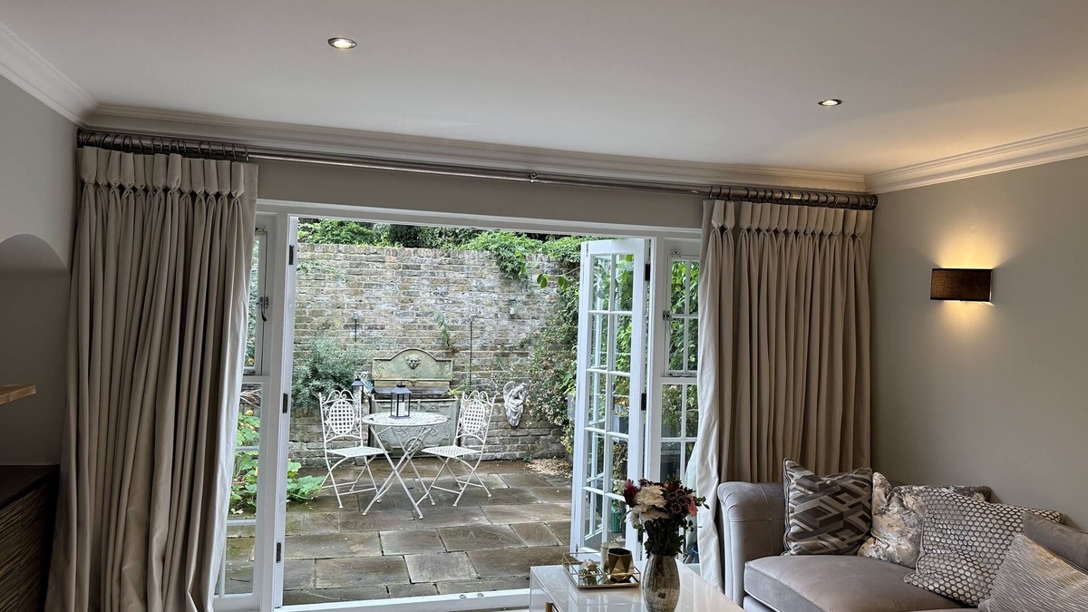 Belgravia House | Stylish & Chic! A Georgian House with Netflix in Zone 1!