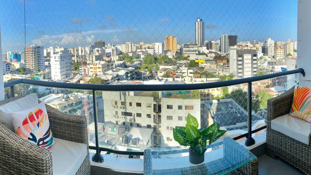 Lope De Vega Condo | Stylish, City Center Condo, Fast Wi-Fi, Full AC.