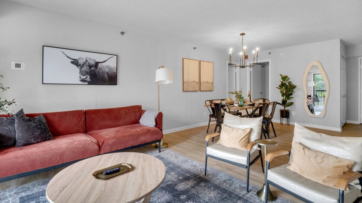 Crystal City Apartment | Stylish City Sleeps 8 Near Metro