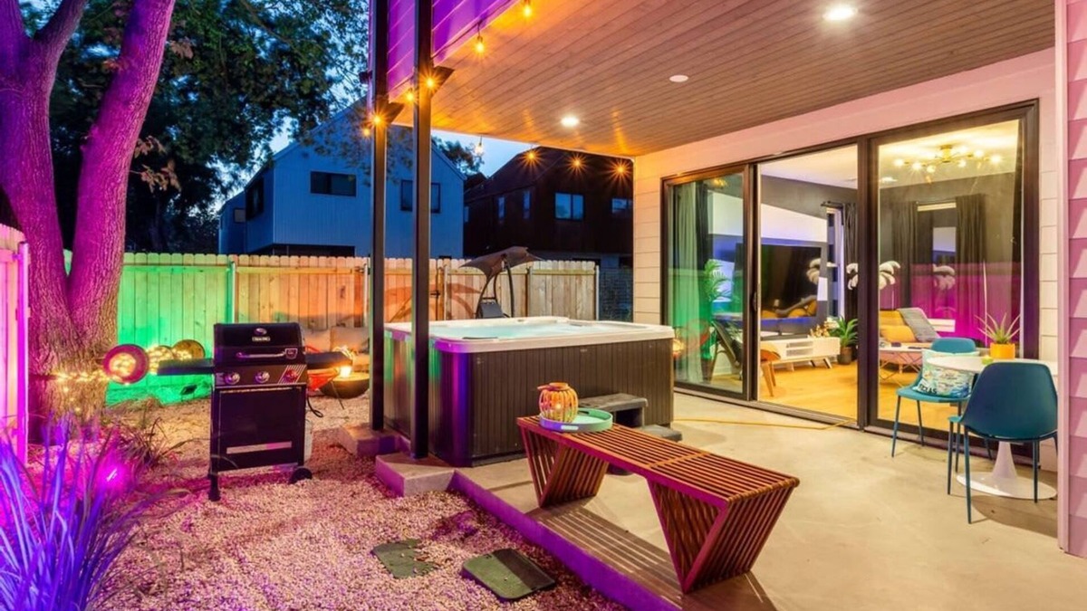 Govalle House | Stylish Clubhouse Retreat w/Hot Tub near Downtown