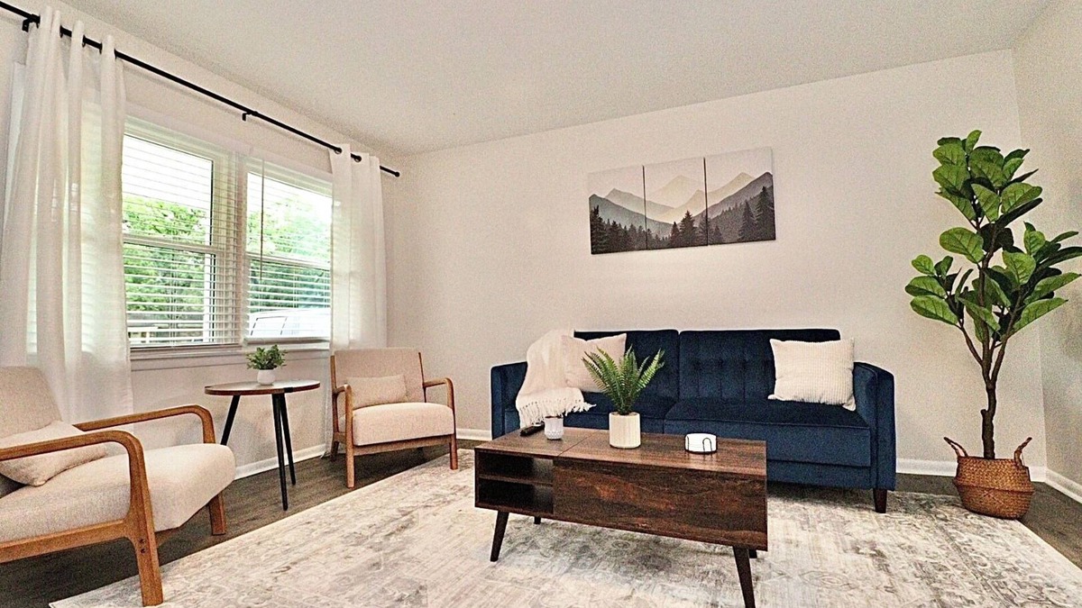 Valdosta House | Stylish Comfort 3-bedroom house with WiFi, AC in beautiful Valdosta