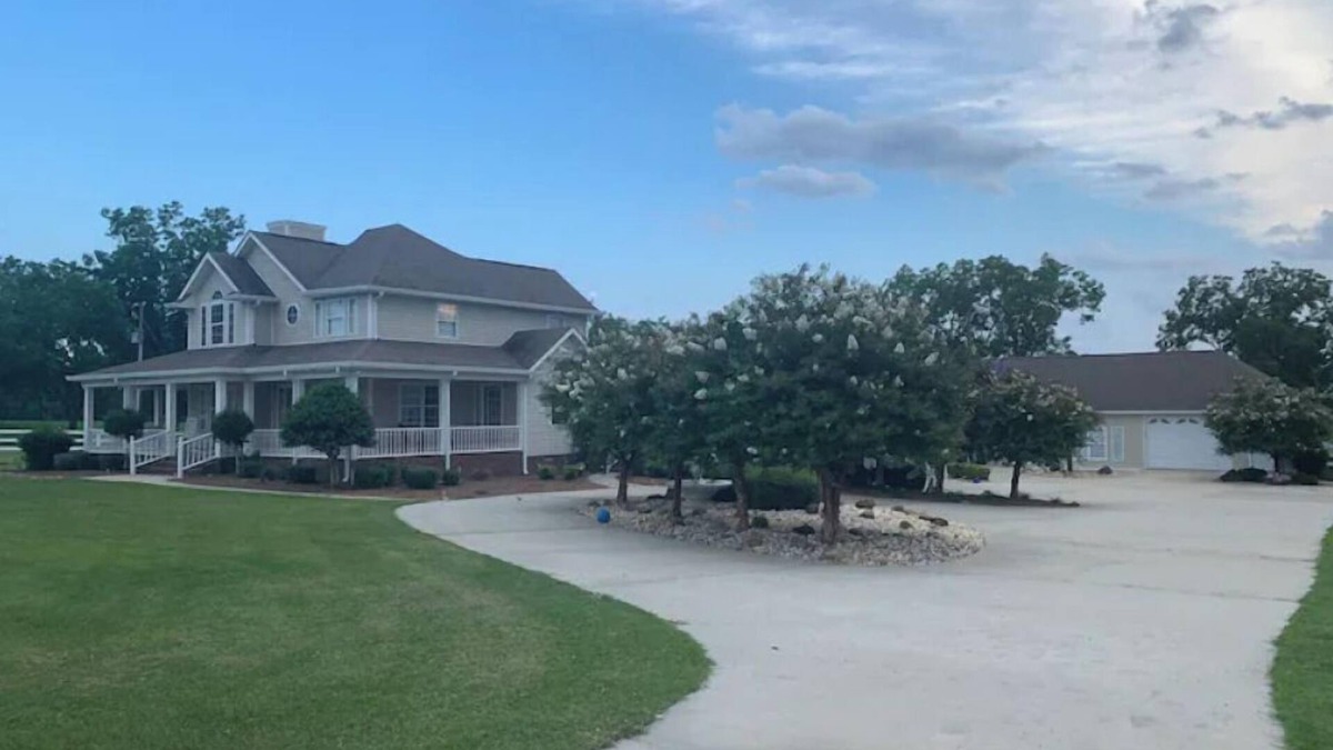 Eastman Other | Stylish, comfortable, and private Guest House.