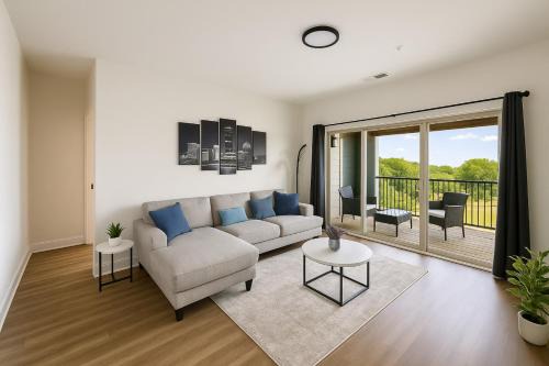 Glen Iris Apartment | Stylish Condo 3 Bedroom with Pool Table