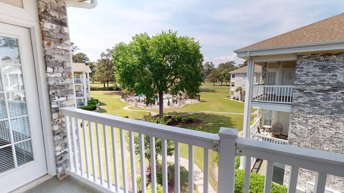 Central Myrtle Beach Condo | Stylish Condo w/Pools Near Beach & Golf!