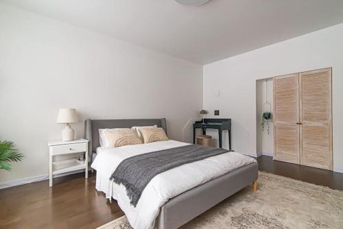 Uzupis Apartment | Stylish & Cozy Uzupis Apartment by URBAN RENT