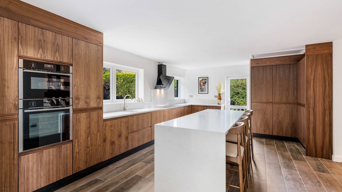 Tealby House | Stylish designed home w/stunning views in a picturesque village, pet friendly