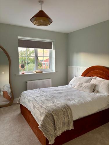 Harrogate House | Stylish double room females and couples only