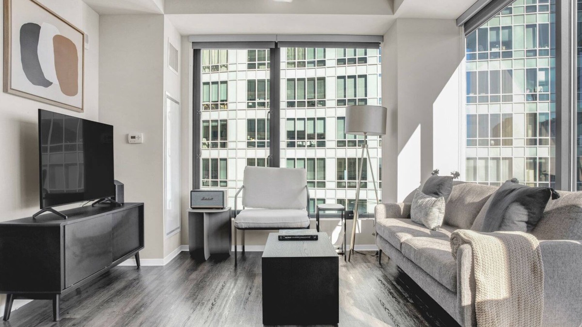 Theatre District Apartment | Stylish Downtown 1BR w/Luxury Amenities and Rooftop Views by Blueground