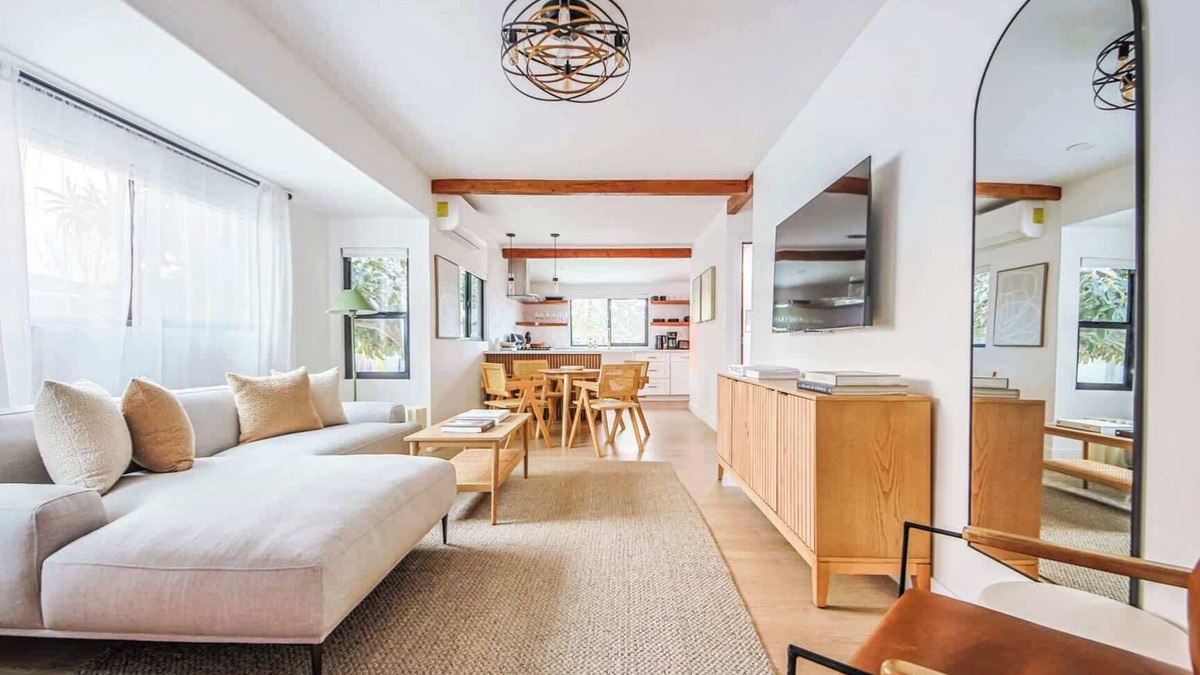 Silver Lake House | Stylish Duplex Villa w Rooftop Garden