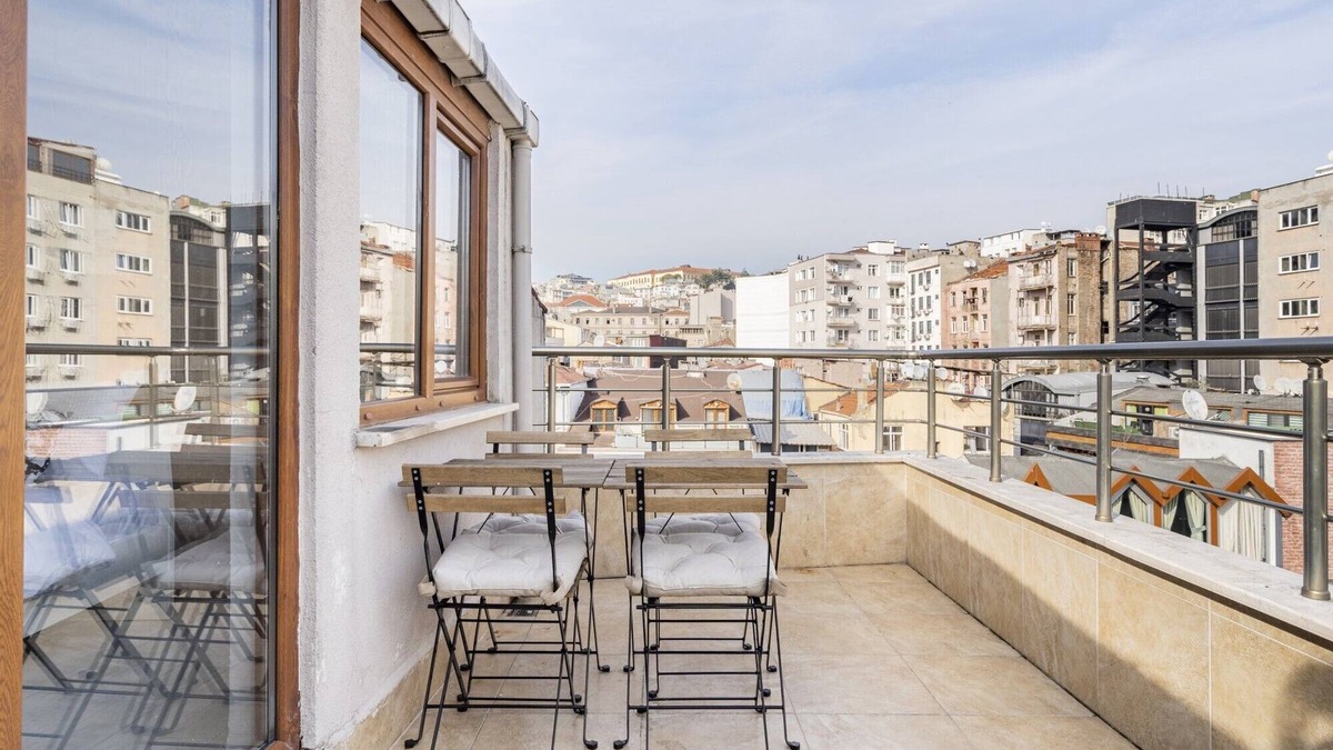 Tophane Apartment | Stylish Duplex with Terrace 650 m to Galata Tower
