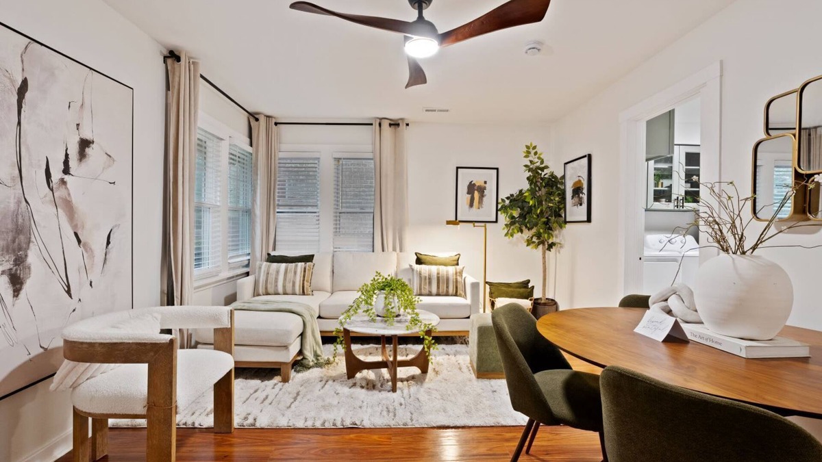 Evanston House | Stylish Evanston Retreat Near NU & Lakefront