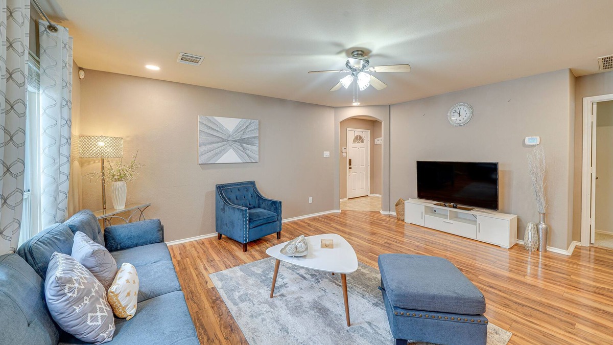 West San Antonio House | Stylish Family Home: 3 Mi to SeaWorld San Antonio!