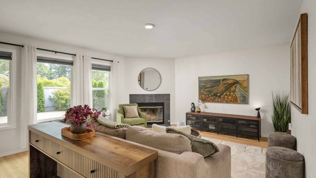 Oak Creek House | Stylish Family Retreat w/Patio, & Game Console in Heart of Lake Oswego’s Westlake Neighborhood