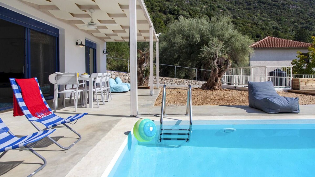 Mikros Gialos Villa | Stylish fully equipped Villa with Private Pool - 2 min Walk to the Beach