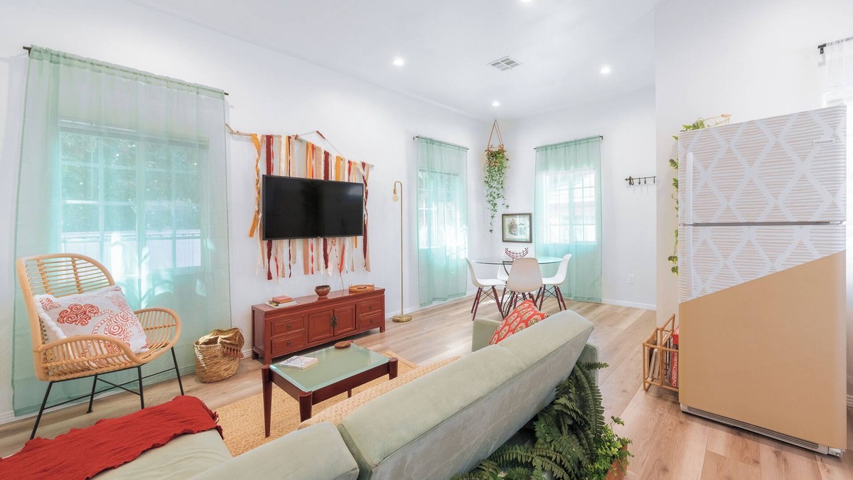 Atwater Village House | Stylish, gated, 3B/3B Bungalow - next to Silverlake/Echo Park - private parking