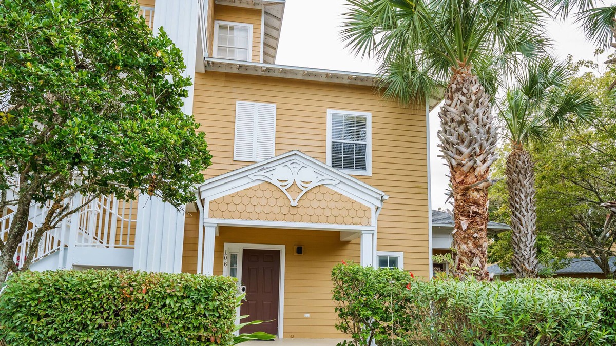 Bahama Bay Apartment | Stylish Ground-Floor Condo in Bahama Bay– 2BR/2BA, Pools, Patio, Remodelled 2024