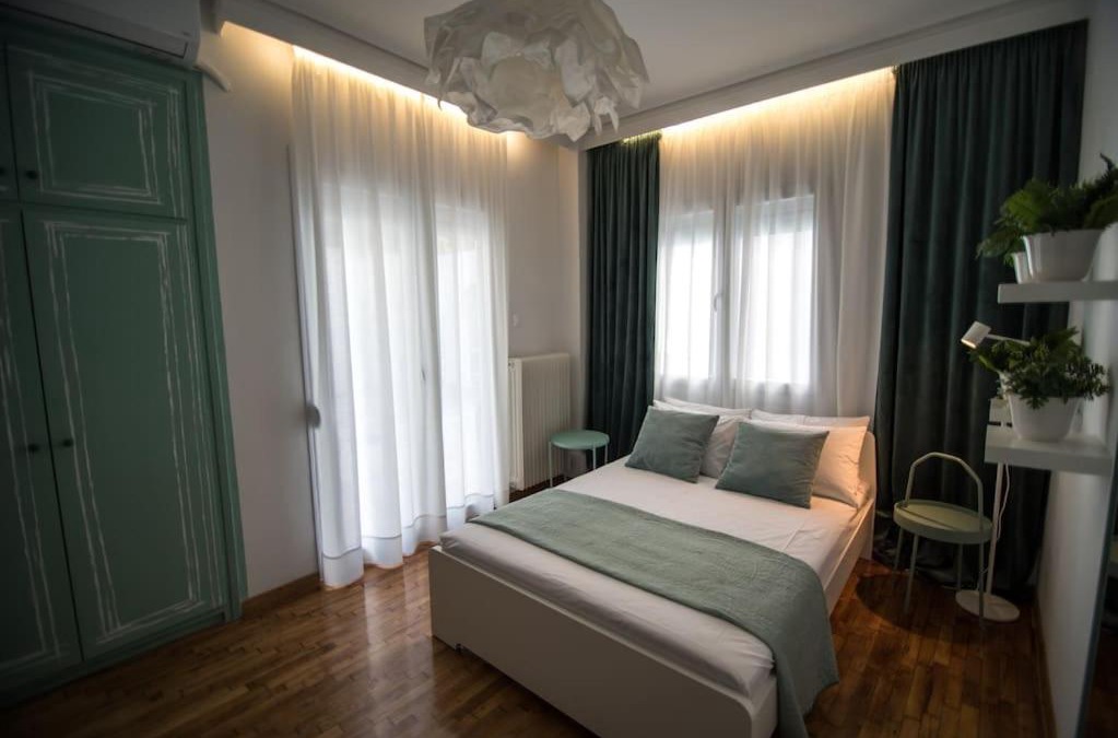 Larissa Apartment | Stylish Home - in the heart of Larissa