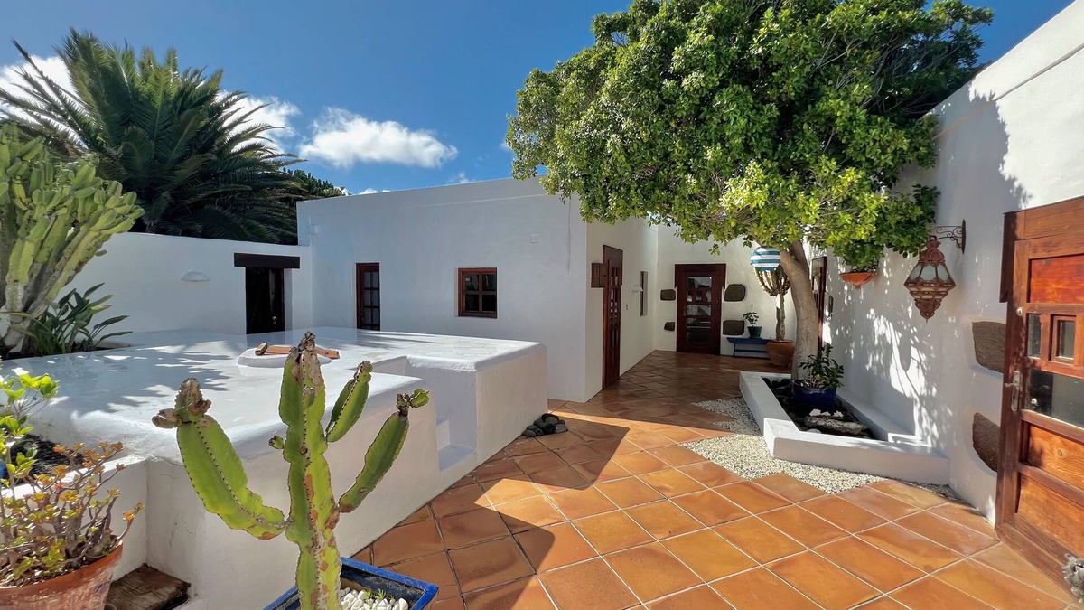 Uga House | Stylish house in a real Finca with private garden