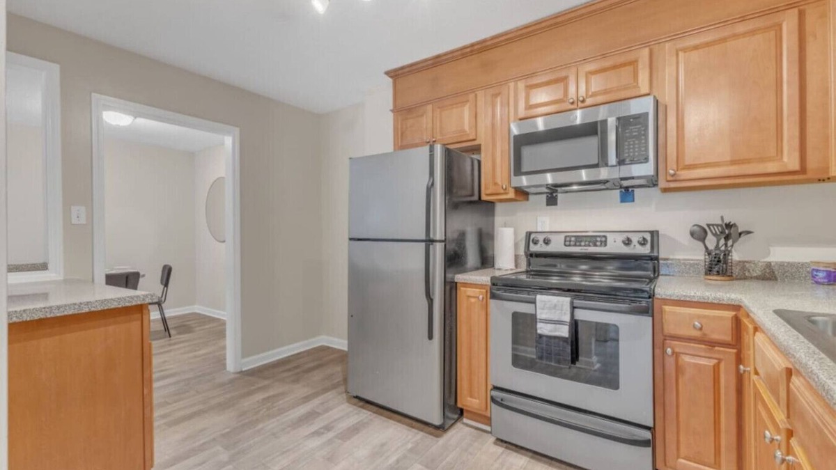 Crabtree Apartment | Stylish King 2BR Suite—in Crabtree Valley Raleigh!