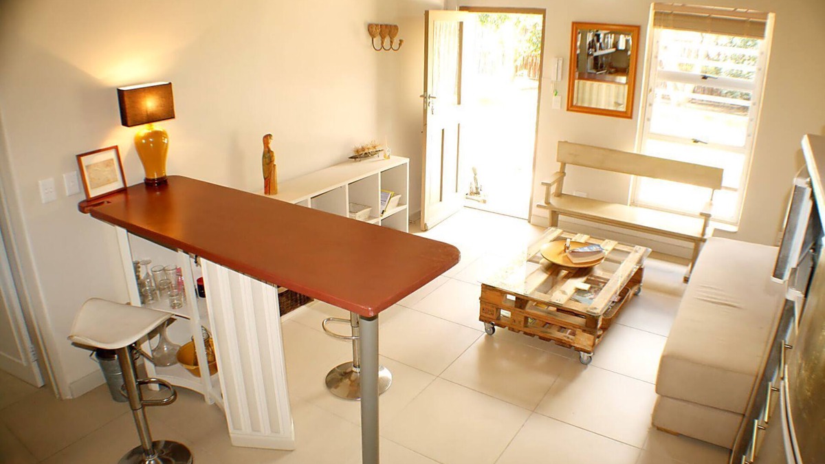Flamingo Vlei House | Stylish Loft/duplex in residential area, well equipped, close to local amenities