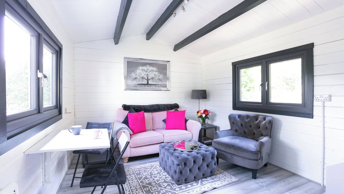 Wilmington Cabin | Stylish Log Cabin for a Cozy Stay