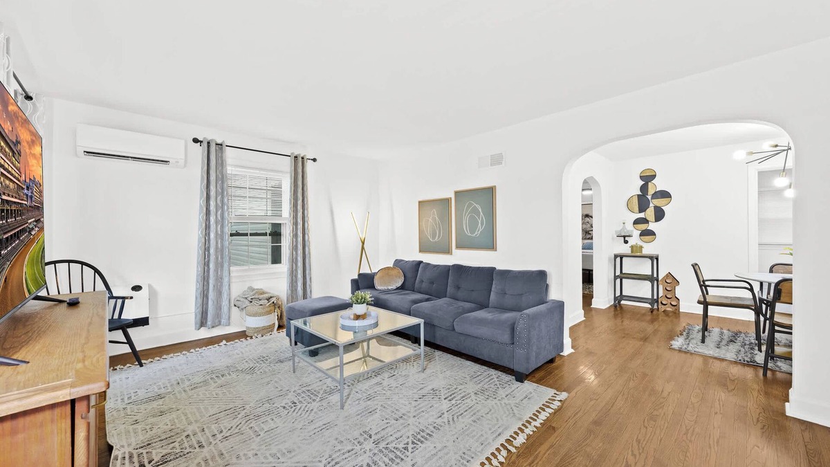 Audubon Park Apartment | Stylish Louisville Apt Near Downtown & Parking