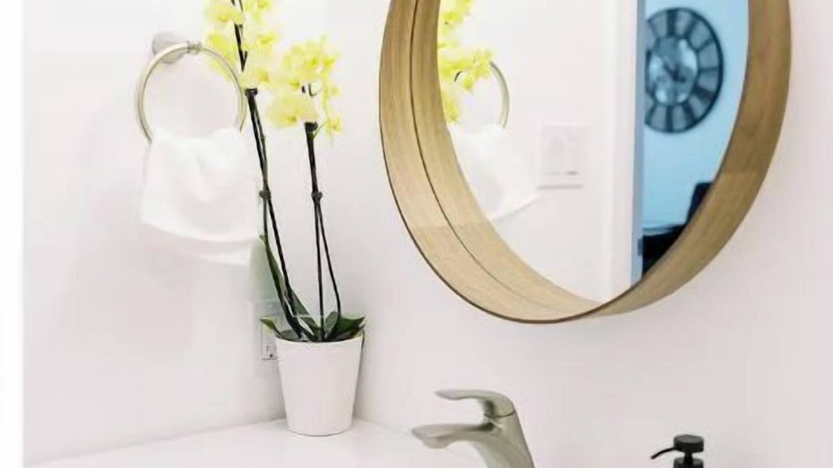 Victoria Hills House | Stylish Lower Level Haven