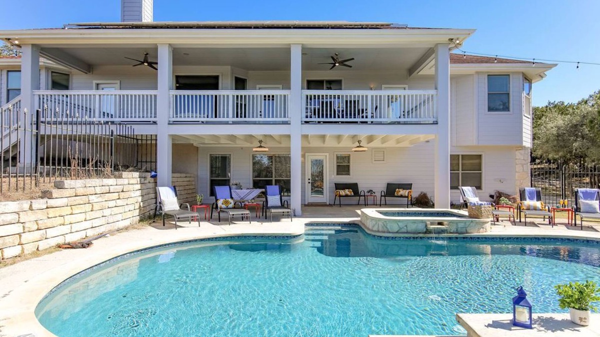 Austin House | Stylish Luxury Retreat Near Austin: Perfect for Weekend Getaways w/Sunset Views