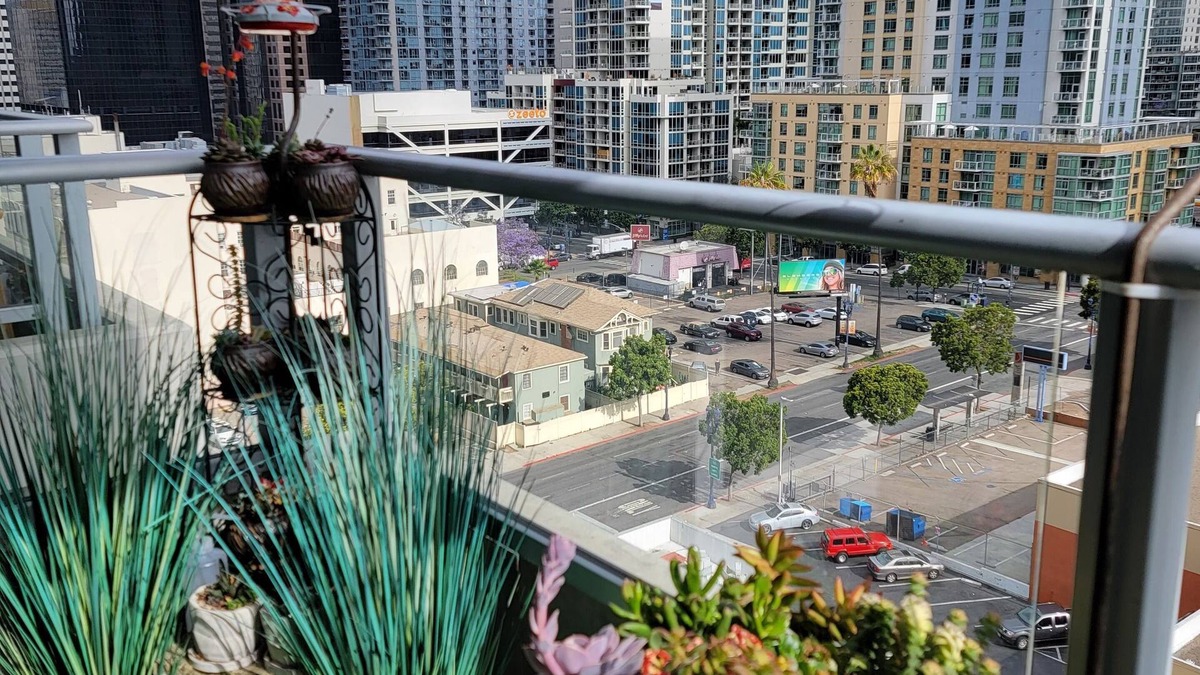Civic Core Condo | Stylish luxury studio w/views