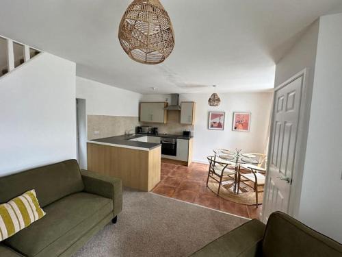 Porth House | Stylish miners cottage at North Rd