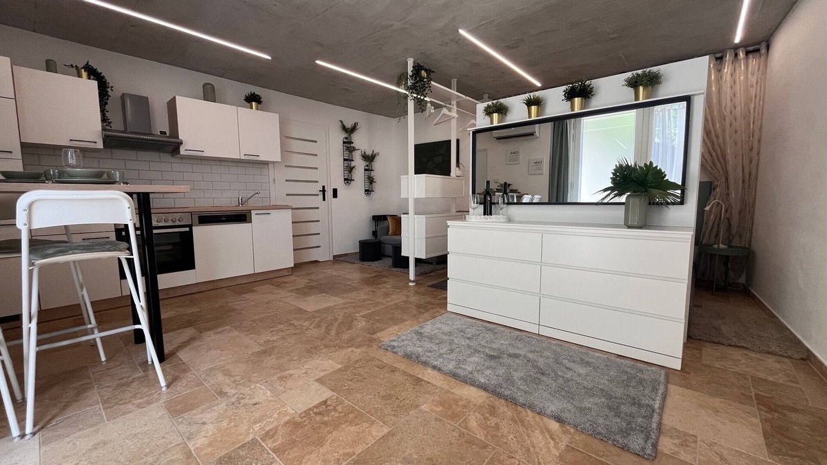 Wiener Neustadt Apartment | Stylish "Mint" studio in the city center