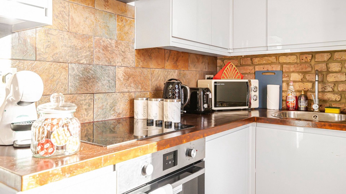 Kilburn Apartment | Stylish Modern 1 Bed Apartment in London NW6*16