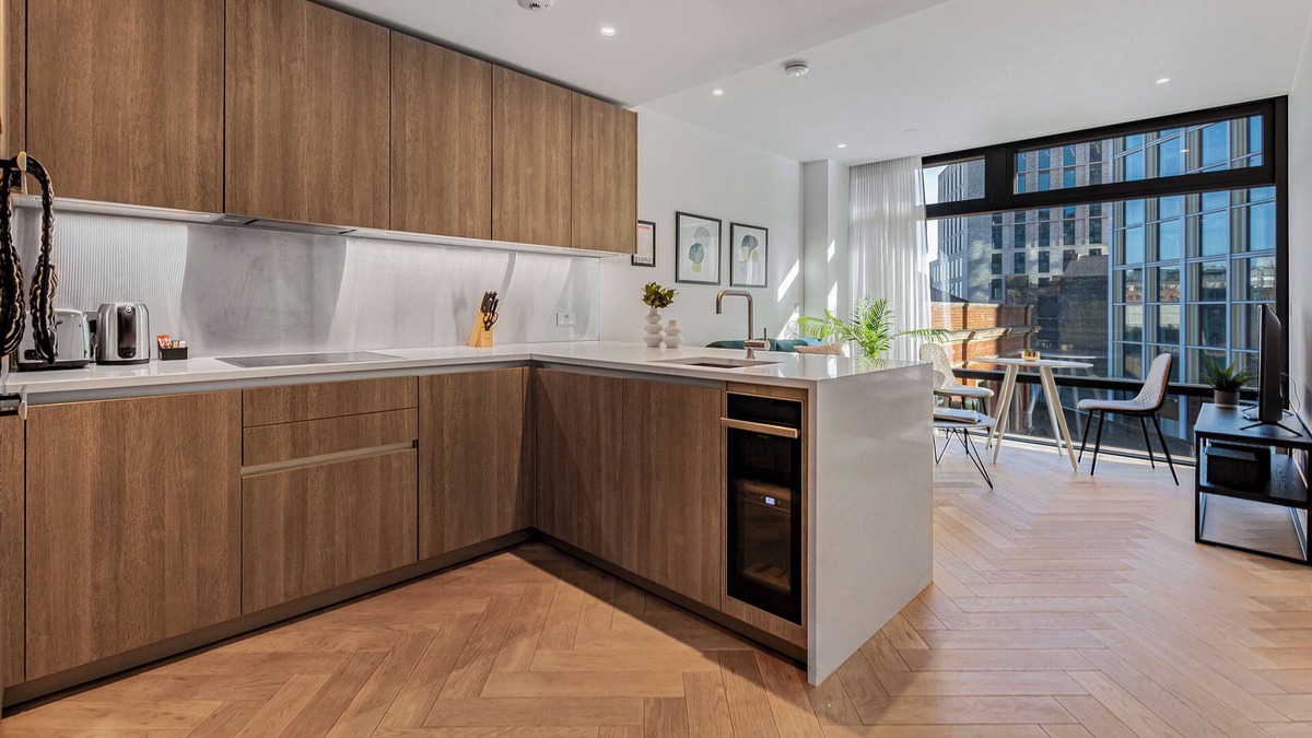 Shoreditch Apartment | Stylish & Modern 1 Bedroom Apartment in Liverpool Street, London by MySquare