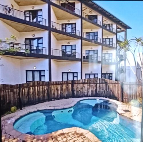 Downtown Johannesburg Apartment | Stylish Modern Apartment in the heart of Maboneng, Free Wifi and Netflix