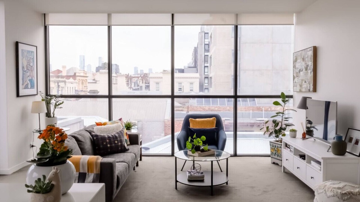 Richmond North Apartment | Stylish Modern Apt with Terrace