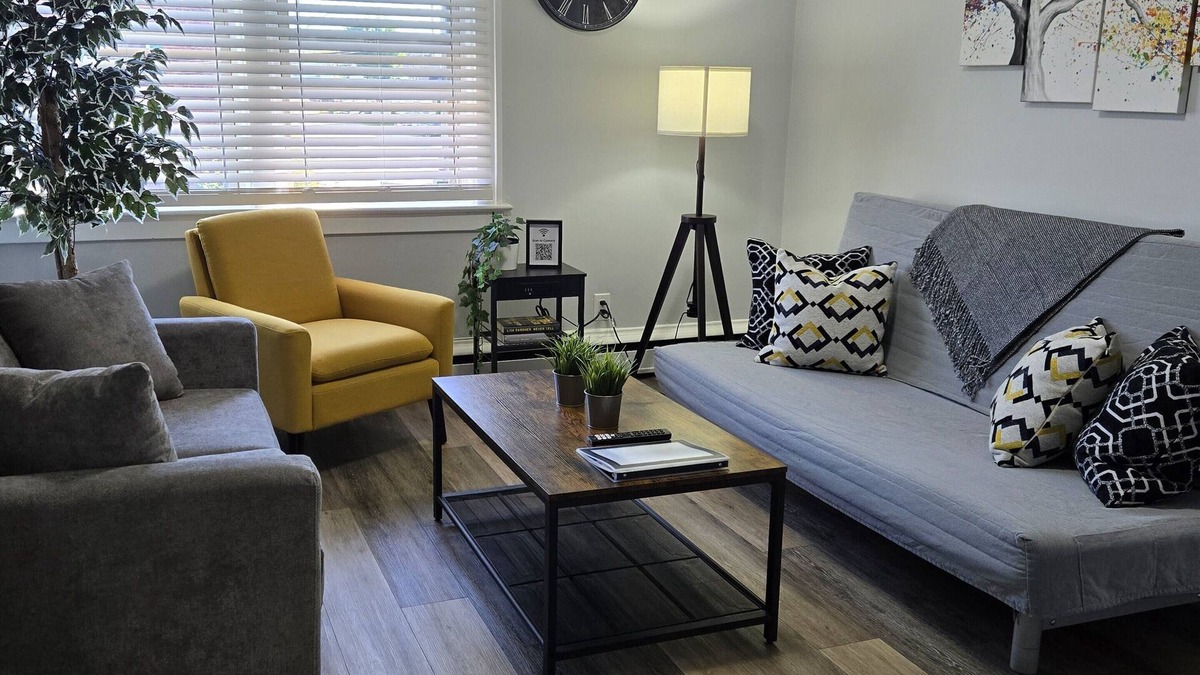 Algoma District Apartment | Stylish Modern Gem in Downtown