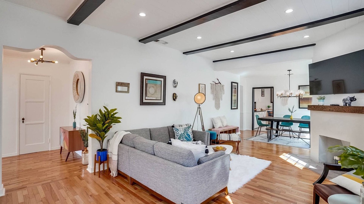 Pico - Robertson House | Stylish Modern Home Bordering Beverly Hills & Culver City with Private Garden!