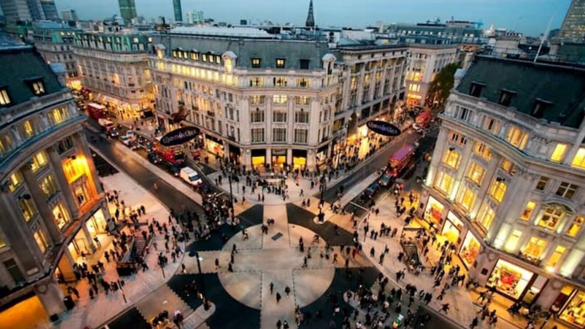 Fitzrovia Condo | Stylish & Modern Oxford Street Flat | 2BR 2BA