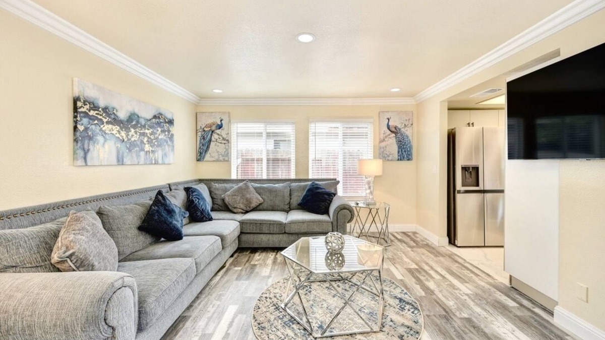 Southwestern Sacramento House | Stylish & Modern Sacramento Getaway Near Downtown!