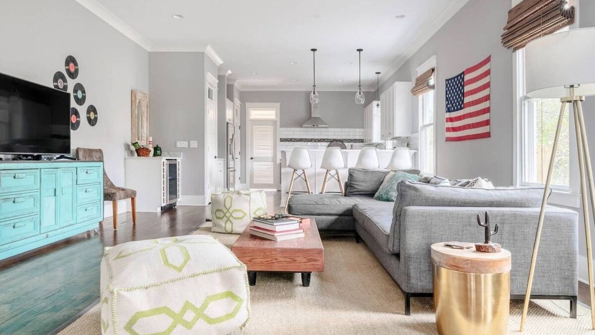 Eastwood House | Stylish Nashville Retreat for 10 Dogs