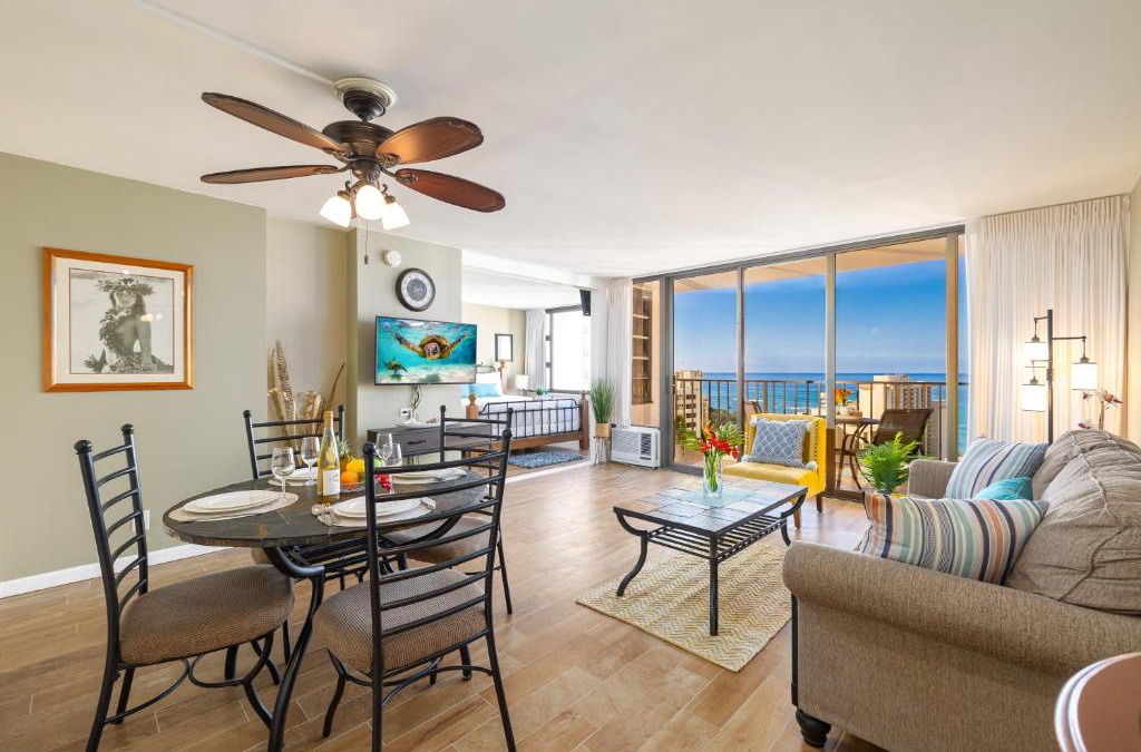 Waikiki Apartment | Stylish Ocean View Condo Near Waikiki Beach with Free Parking!