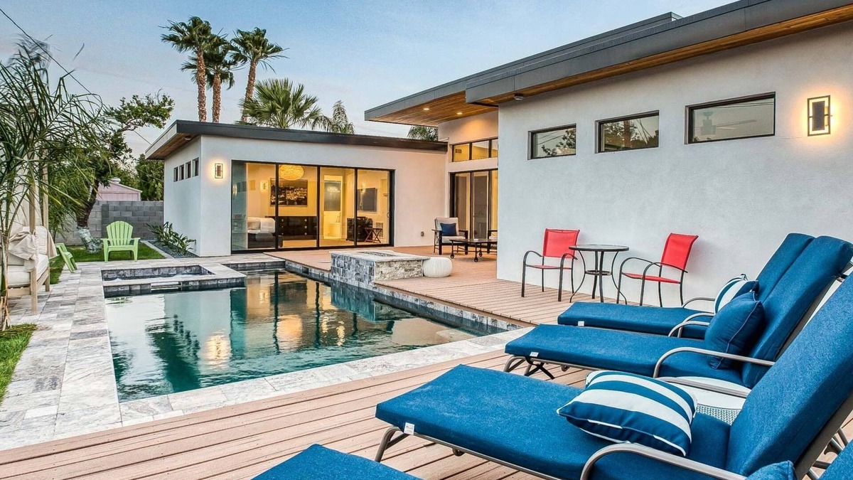 Camelback Park Estates Villa | Stylish Old Town Villa - Walk to Dining, Shops & Enjoy Private Pool