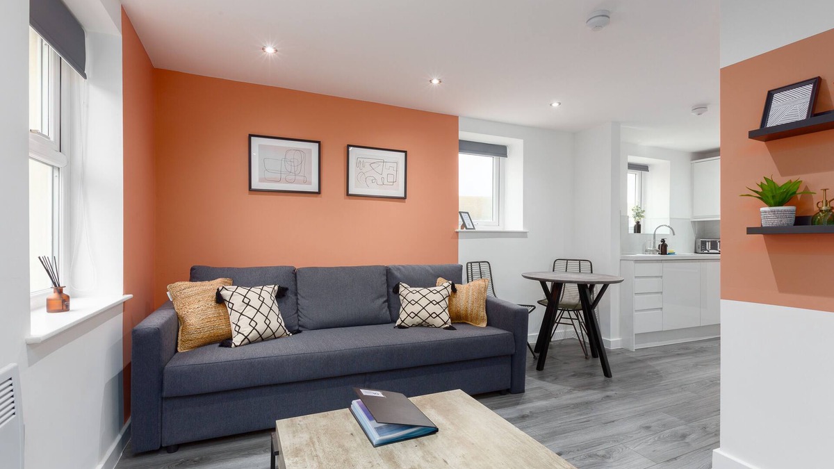 North Shore Apartment | Stylish One Bed Apartment, Close to the beach, Central location