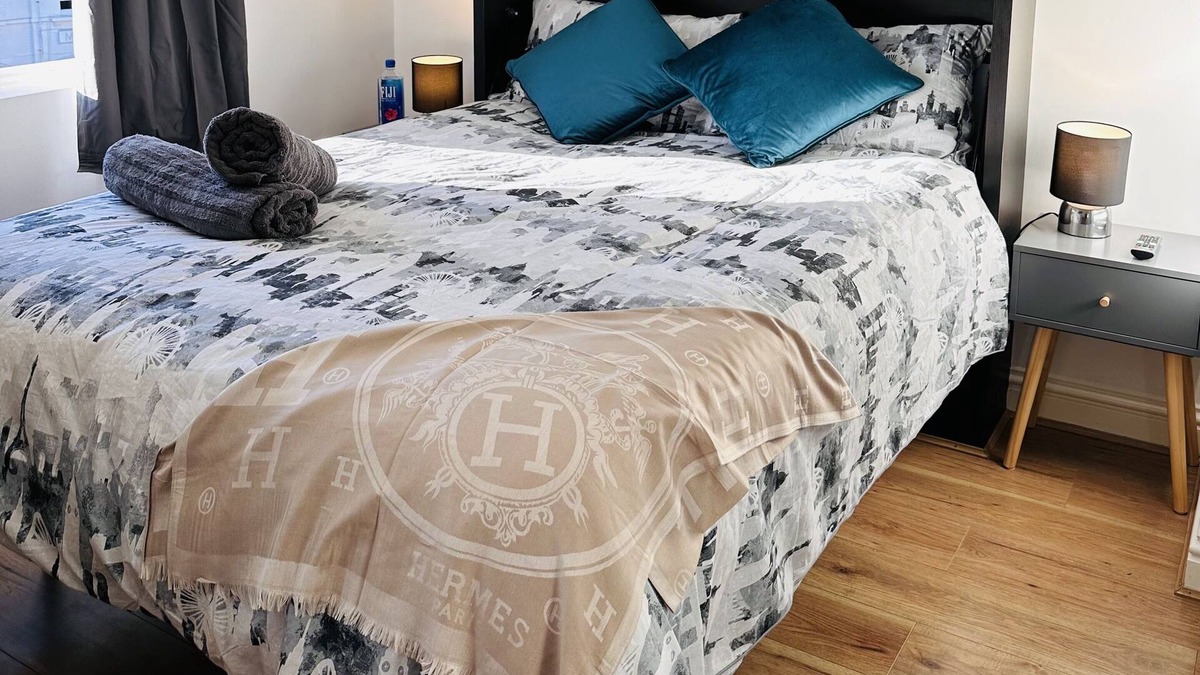 Euston Apartment | Stylish Penthouse in Camden