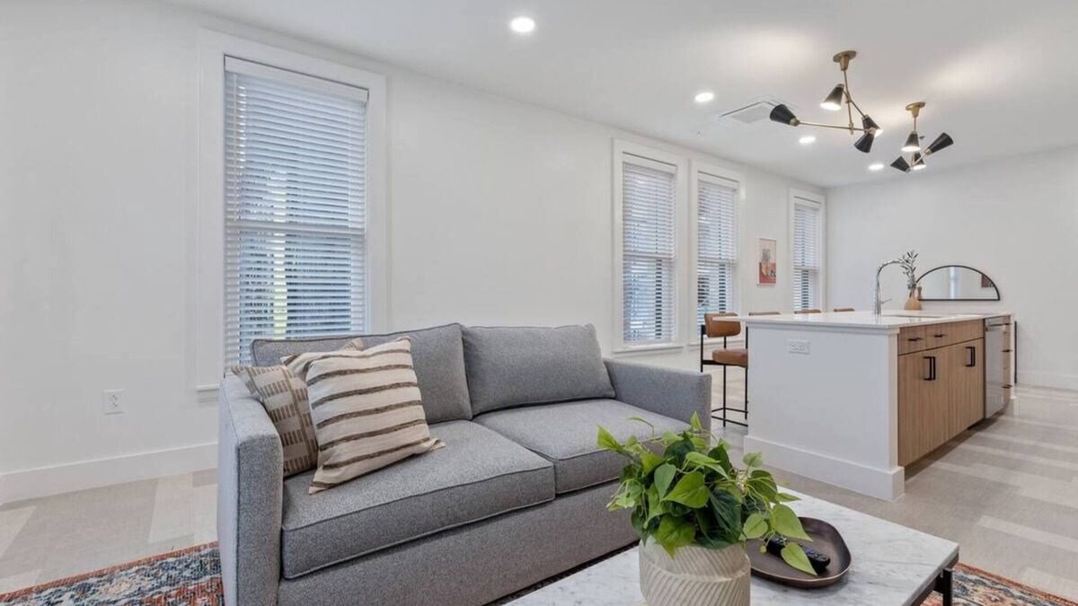 Main - Military Plaza Hotel | Stylish Pet-Friendly Escape Near Convention Center – Prime Downtown Spot