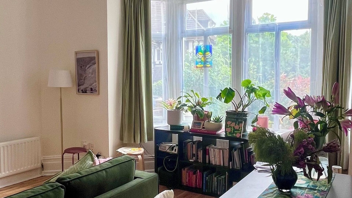 Streatham House | Stylish photographer's flat in charming, quiet South London neighbourhood