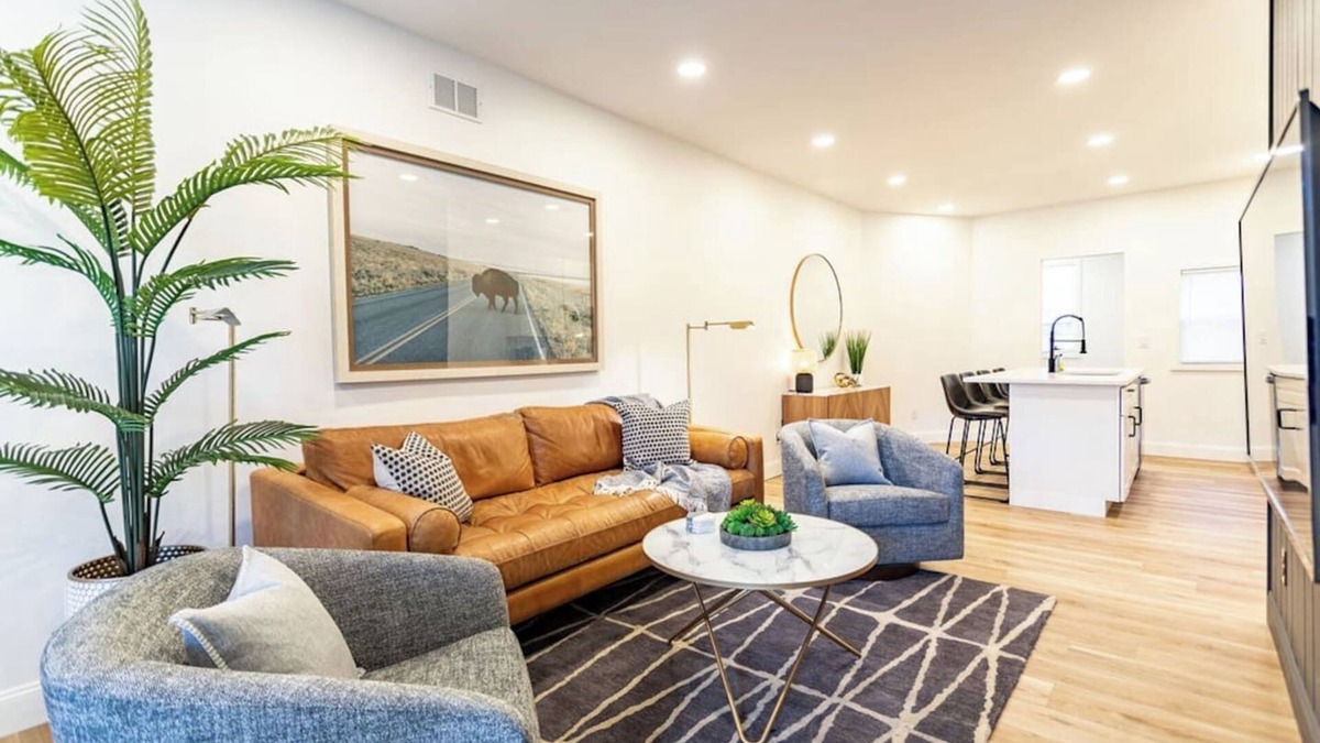 Mount Washington House | Stylish Pittsburgh Gem; Free Parking, Pets OK
