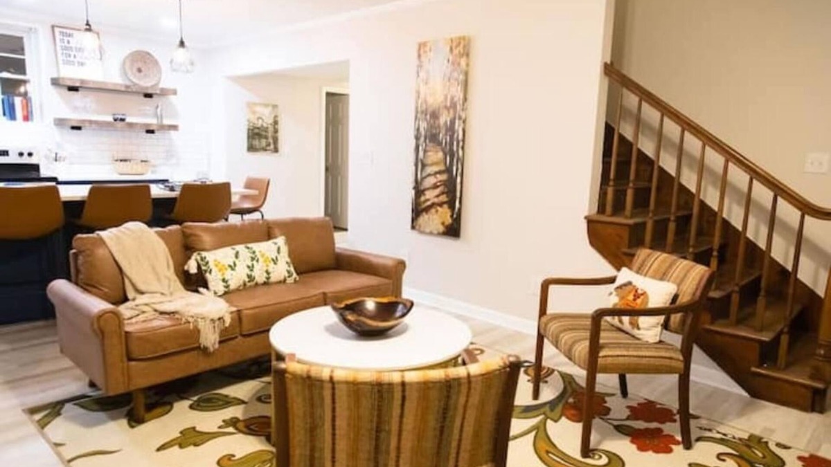 Sharpsburg Apartment | Stylish Private 1 BR Apartment for Travel Professionals-Extended Stays Welcomed!