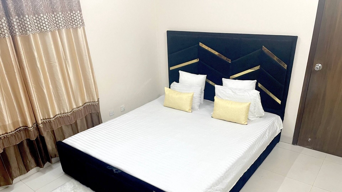 Dhanmondi Apartment | Stylish Private Room In the Heart of Dhanmondi