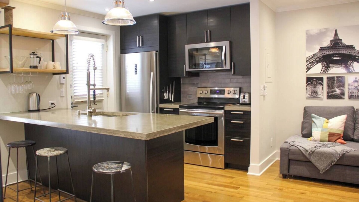 Montreal Apartment | Stylish & Quiet 1-Bedroom | Fast Internet + Home Office + Free Parking